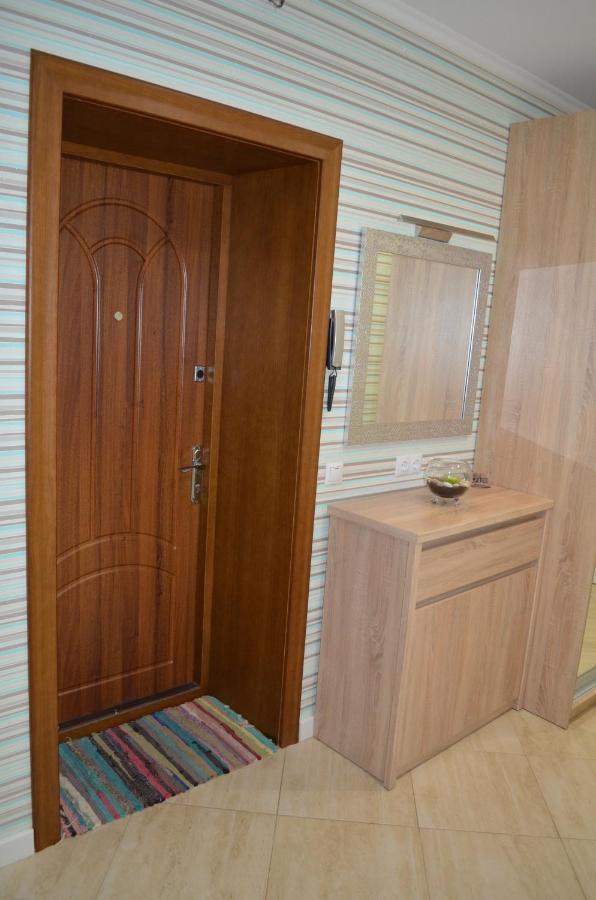 Apartment On Getmana Vigovskogo 49 Rivne Exterior photo
